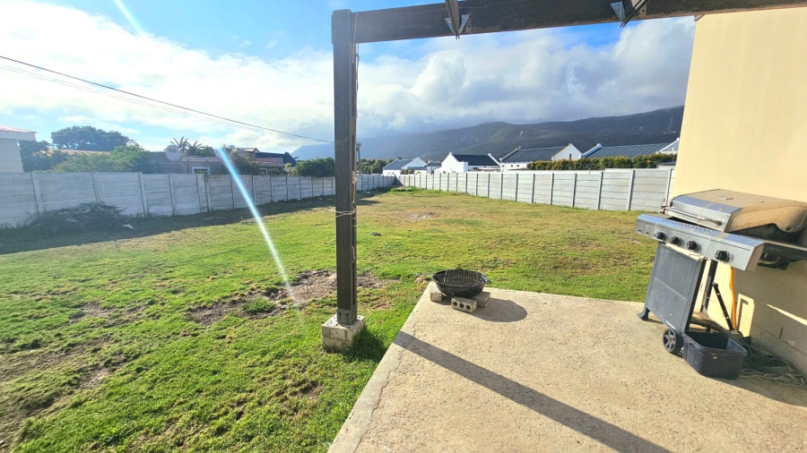 4 Bedroom Property for Sale in Sandbaai Western Cape